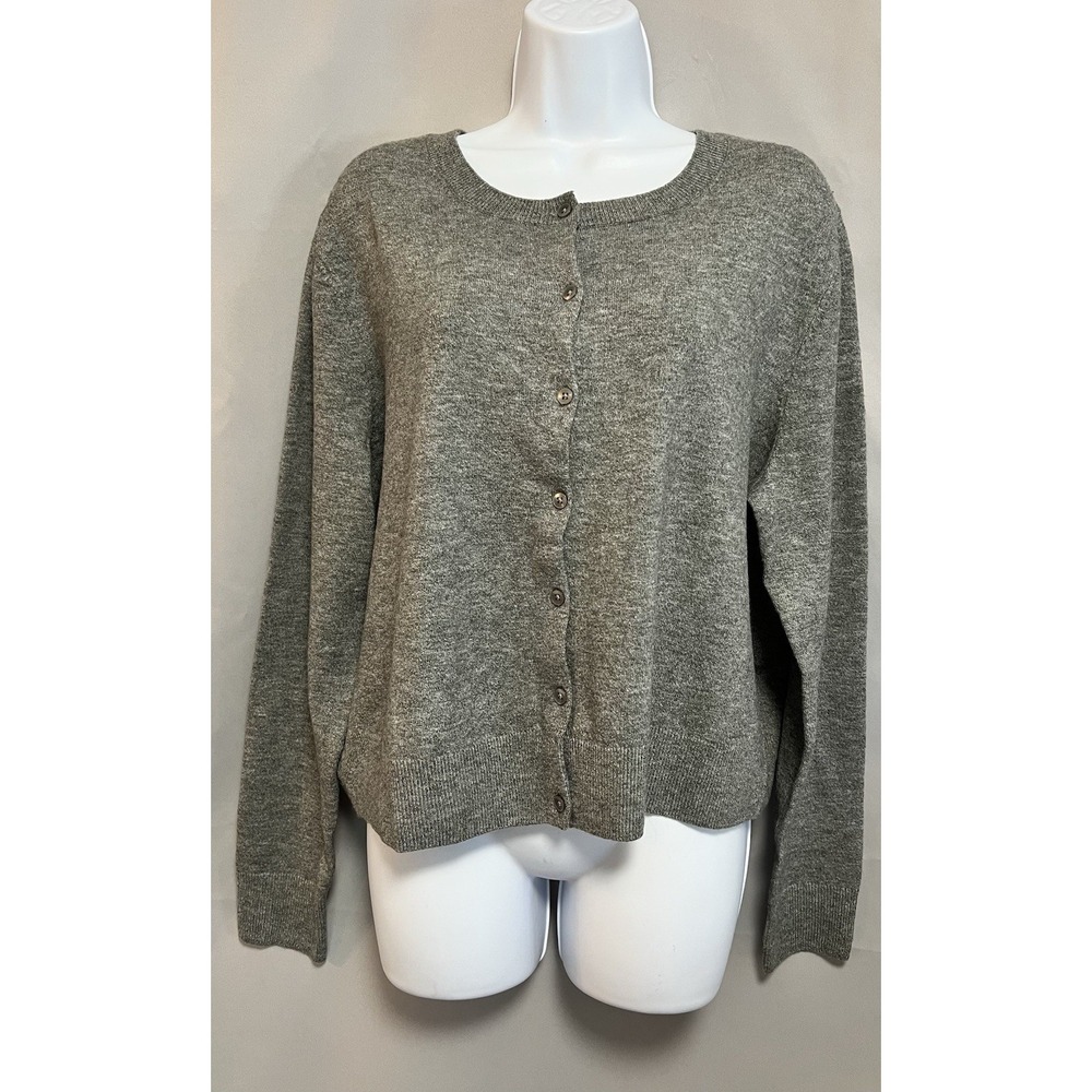 A New Day NWT Cardigan Sweater Gray Super Soft Long Sleeve Button Up Size XL